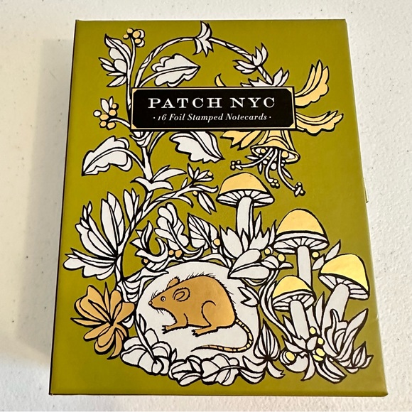 Patch NYC Foil Stamped Notecards Box of 16 - Picture 3 of 6